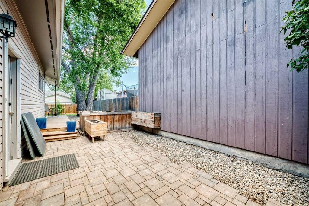 114 Midcrest Crescent Se, Calgary, AB - Outdoor With Deck Patio Veranda With Exterior