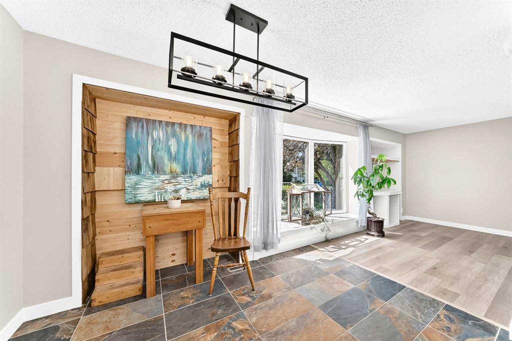 114 Midcrest Crescent Se, Calgary, AB - Indoor Photo Showing Other Room