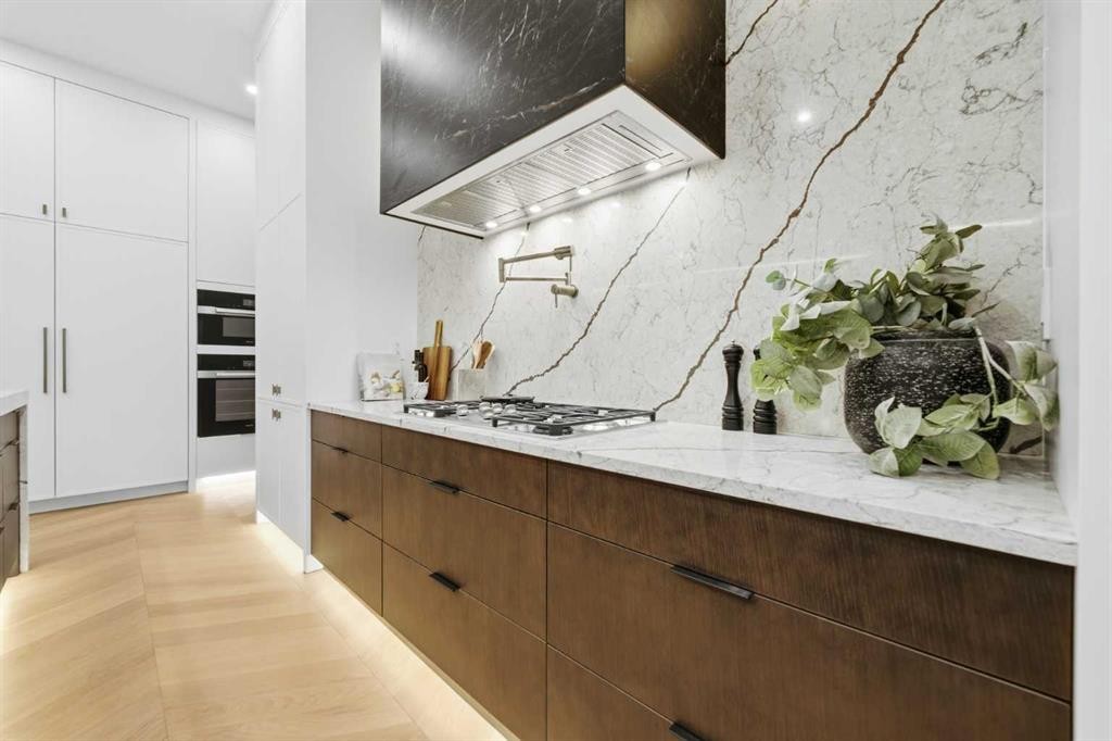 1216 8 Avenue Se, Calgary, AB - Indoor