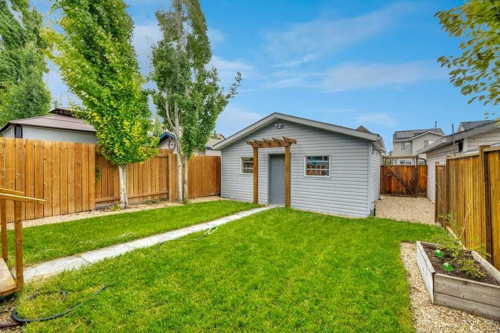175 Prestwick Villas Se, Calgary, AB - Outdoor