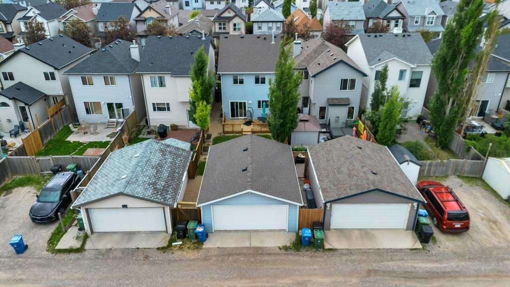 175 Prestwick Villas Se, Calgary, AB - Outdoor