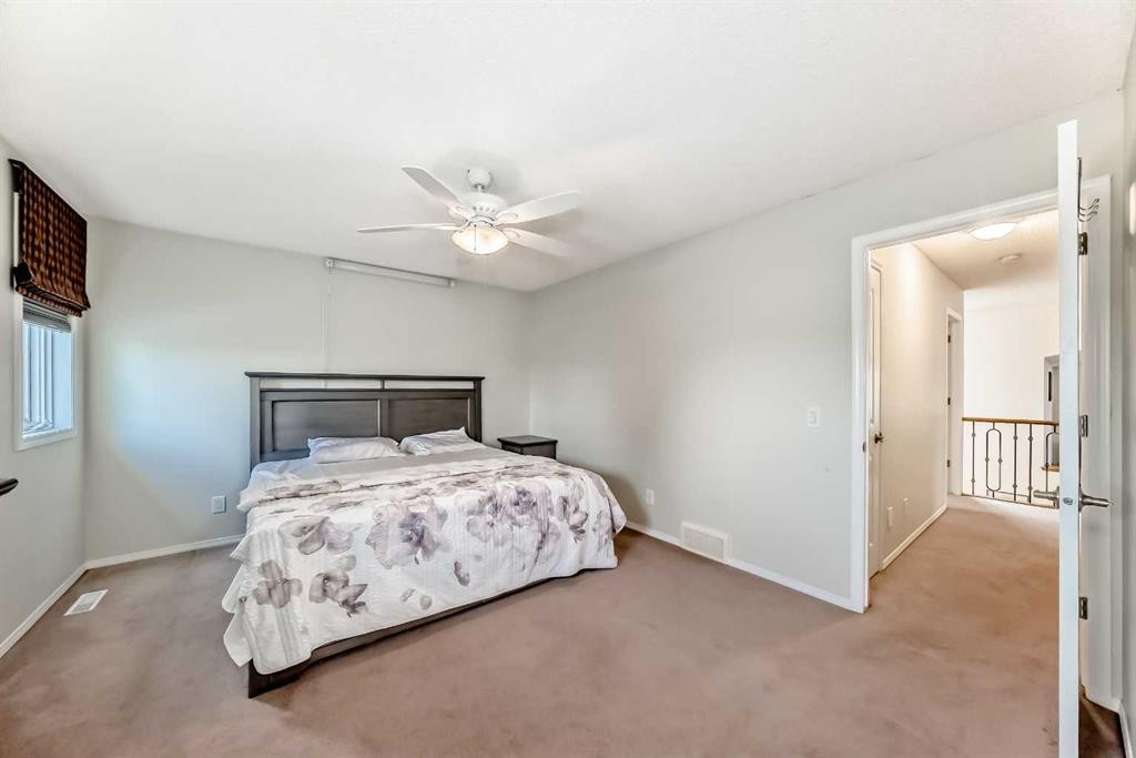 82 Mt Gibraltar Heights Se, Calgary, AB