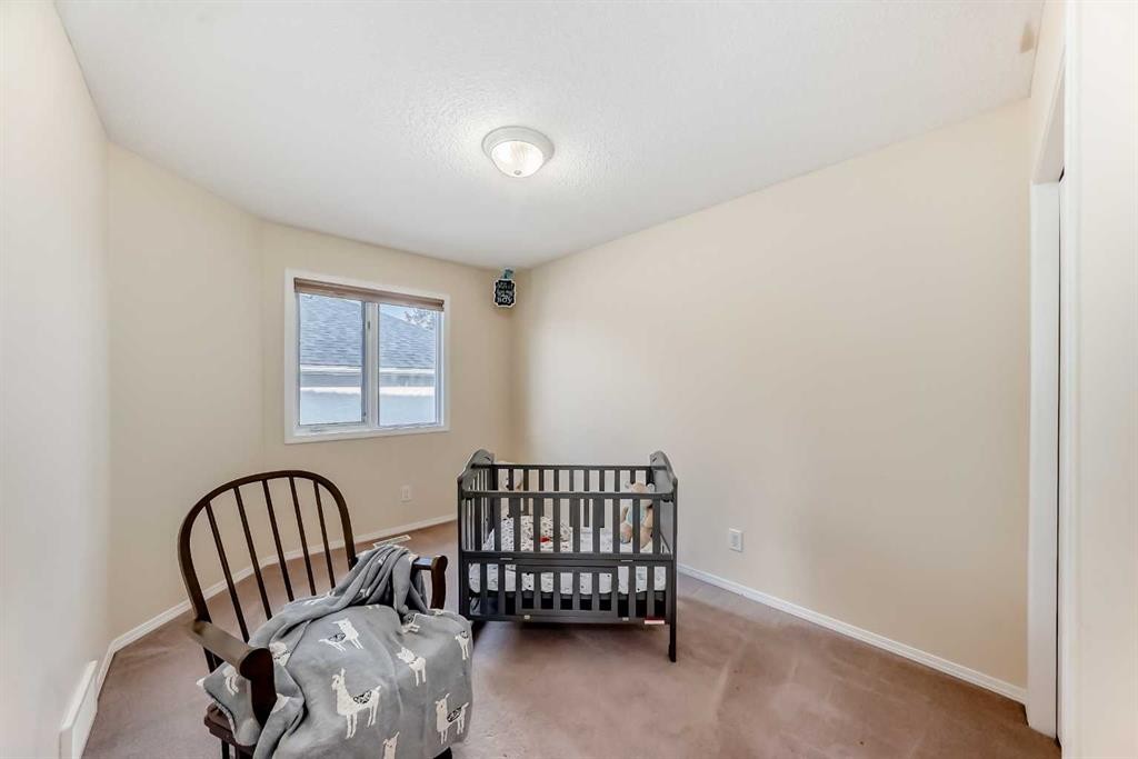 82 Mt Gibraltar Heights Se, Calgary, AB