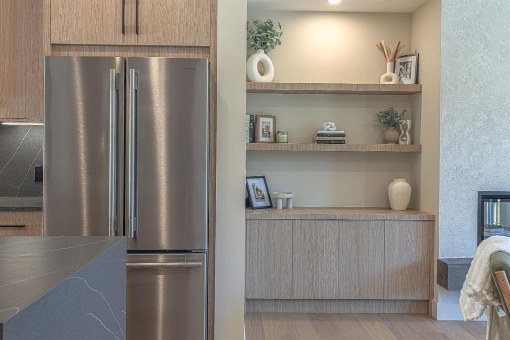 147 Heston Street Nw, Calgary, AB - Indoor Photo Showing Kitchen