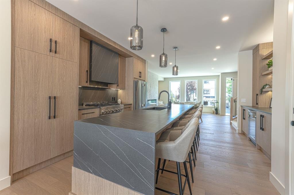 147 Heston Street Nw, Calgary, AB - Indoor Photo Showing Kitchen With Upgraded Kitchen