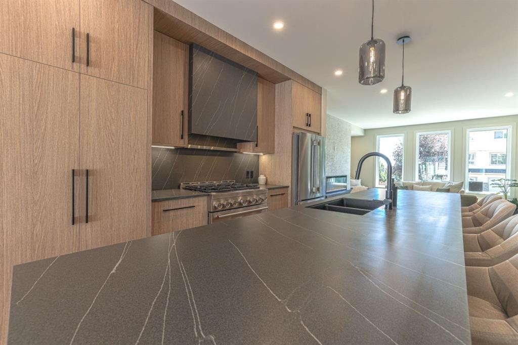 147 Heston Street Nw, Calgary, AB - Indoor Photo Showing Kitchen