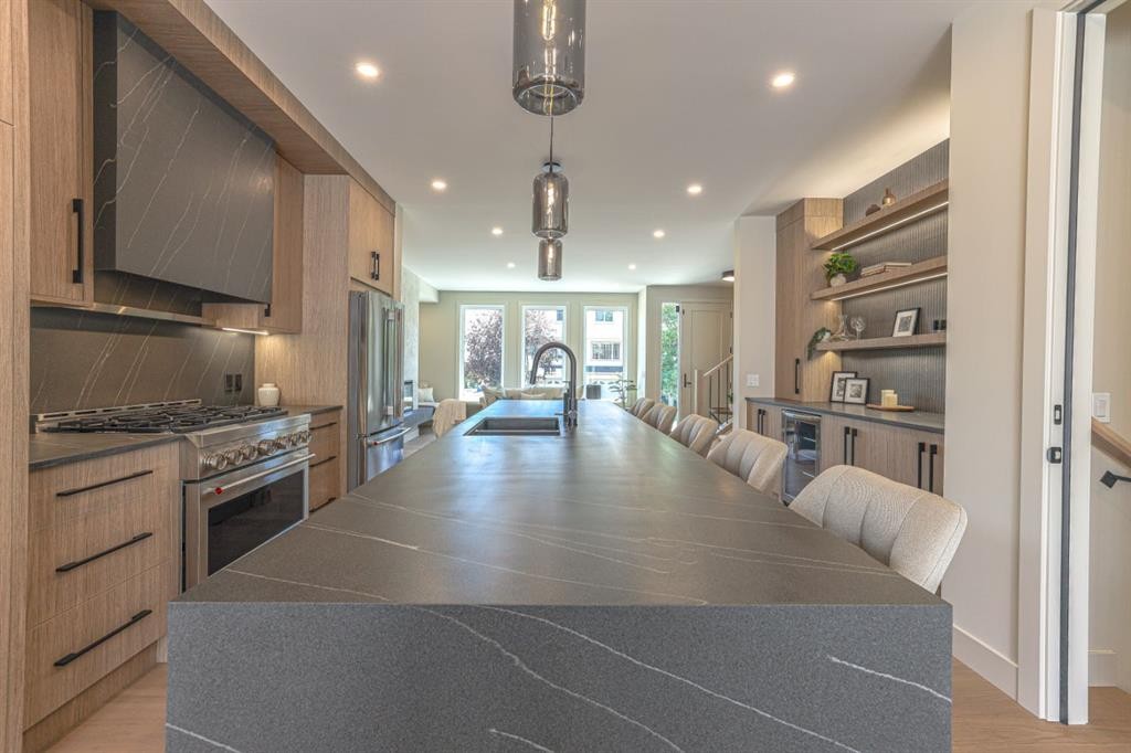 147 Heston Street Nw, Calgary, AB - Indoor