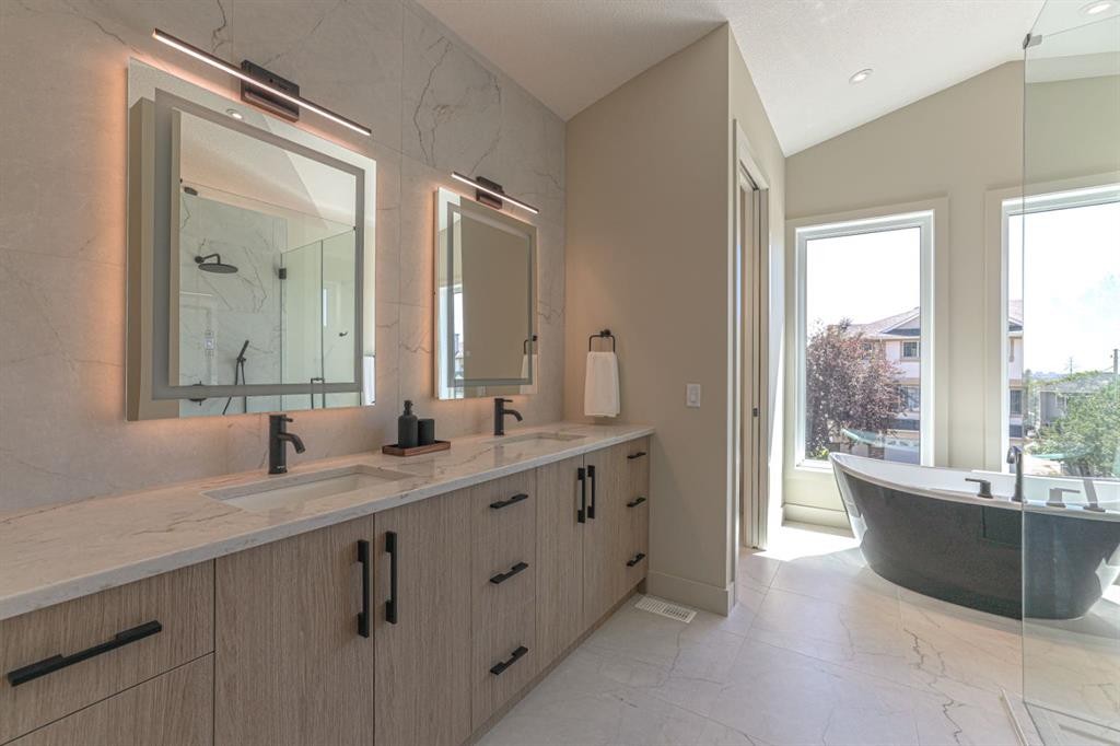 147 Heston Street Nw, Calgary, AB - Indoor Photo Showing Bathroom