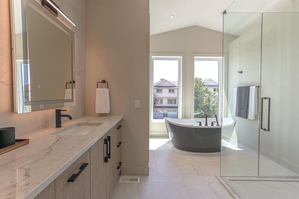 147 Heston Street Nw, Calgary, AB - Indoor Photo Showing Bathroom