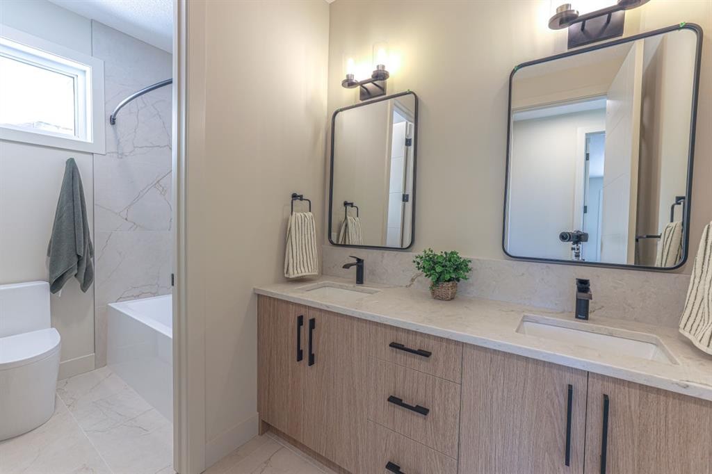 147 Heston Street Nw, Calgary, AB - Indoor Photo Showing Bathroom