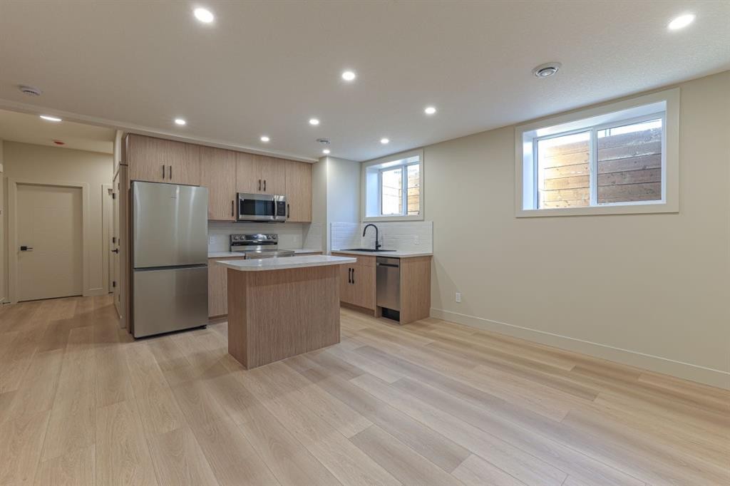 147 Heston Street Nw, Calgary, AB - Indoor Photo Showing Kitchen With Stainless Steel Kitchen