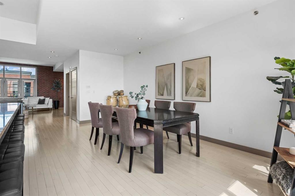 610 Aspen Meadows Hill Sw, Calgary, AB - Indoor Photo Showing Dining Room