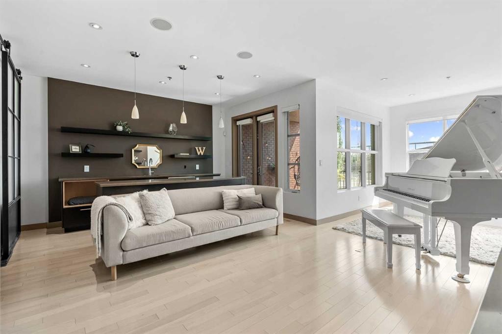 610 Aspen Meadows Hill Sw, Calgary, AB - Indoor