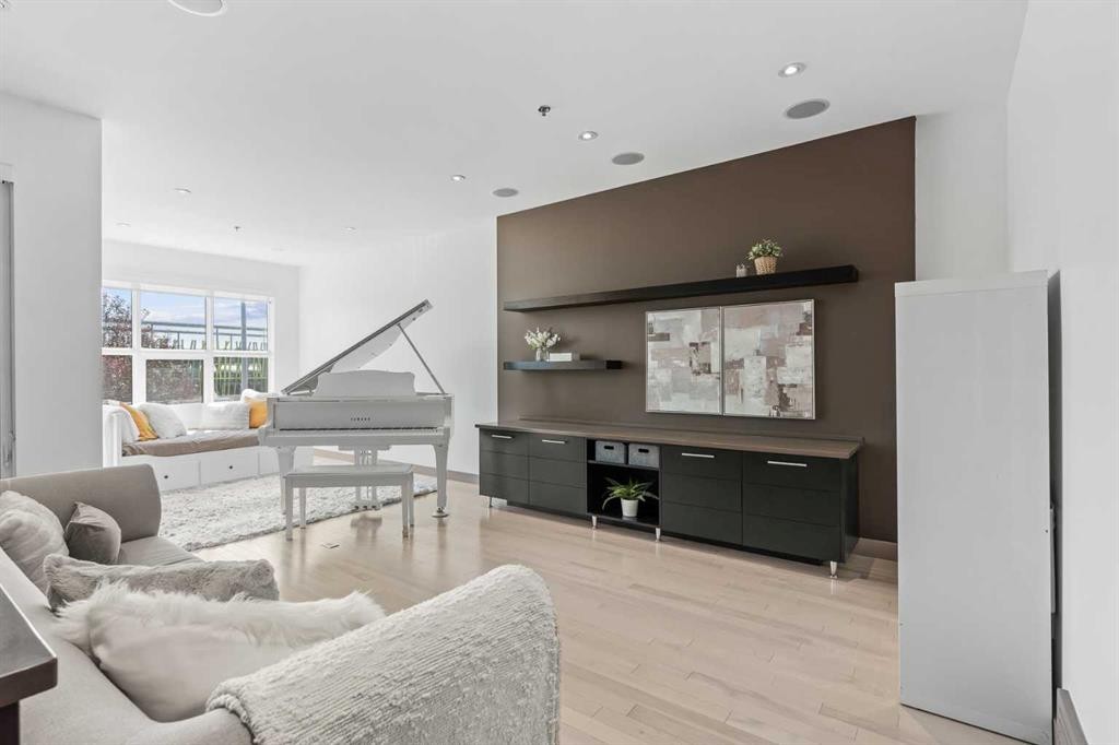 610 Aspen Meadows Hill Sw, Calgary, AB - Indoor
