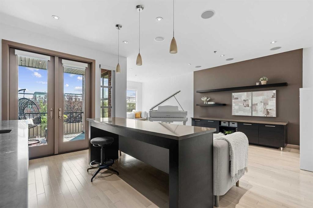 610 Aspen Meadows Hill Sw, Calgary, AB - Indoor