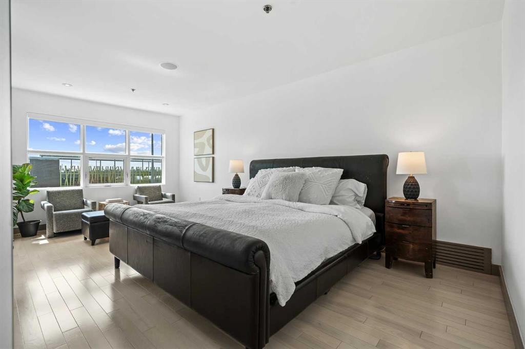 610 Aspen Meadows Hill Sw, Calgary, AB - Indoor Photo Showing Bedroom