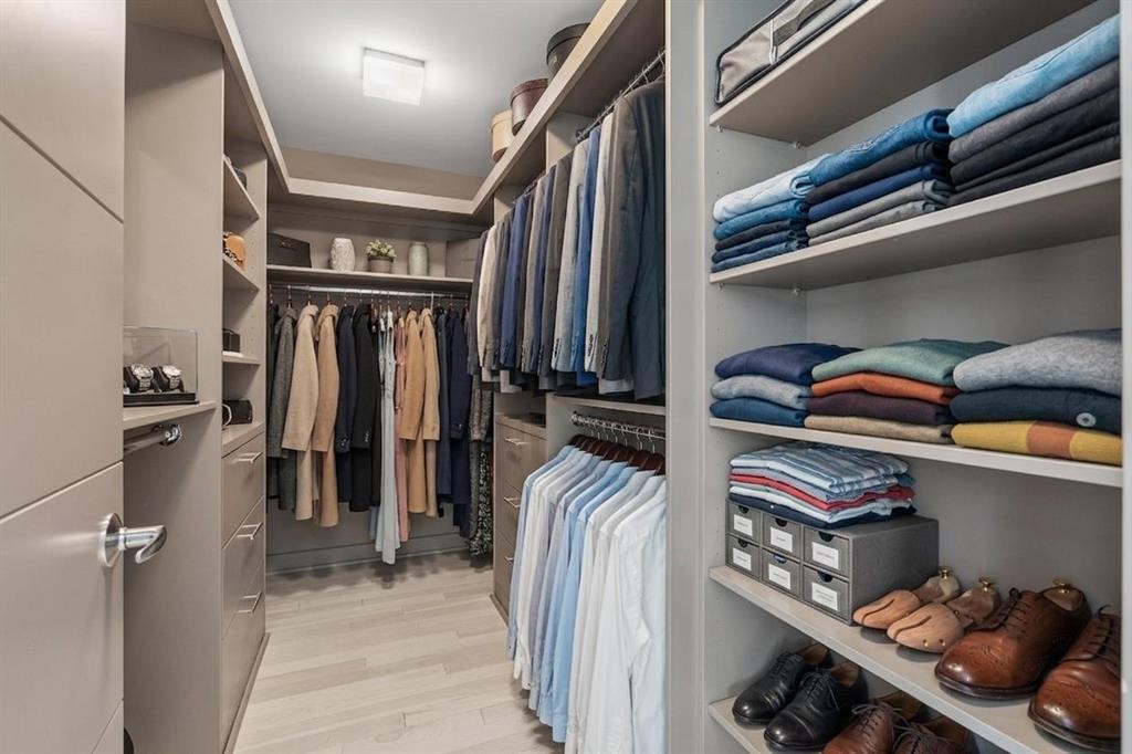 610 Aspen Meadows Hill Sw, Calgary, AB - Indoor With Storage