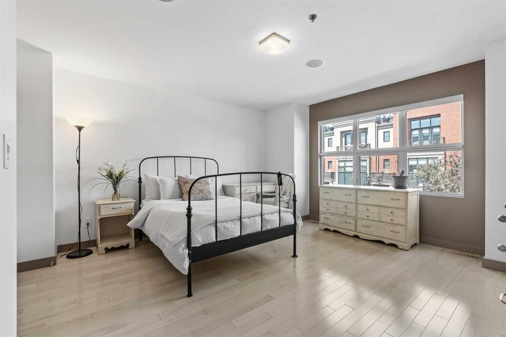 610 Aspen Meadows Hill Sw, Calgary, AB - Indoor Photo Showing Bedroom