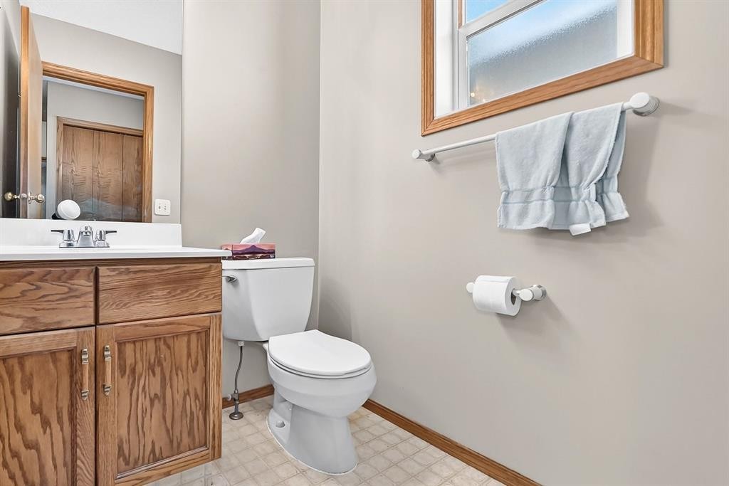 192 Riverbend Drive Se, Calgary, AB - Indoor Photo Showing Bathroom