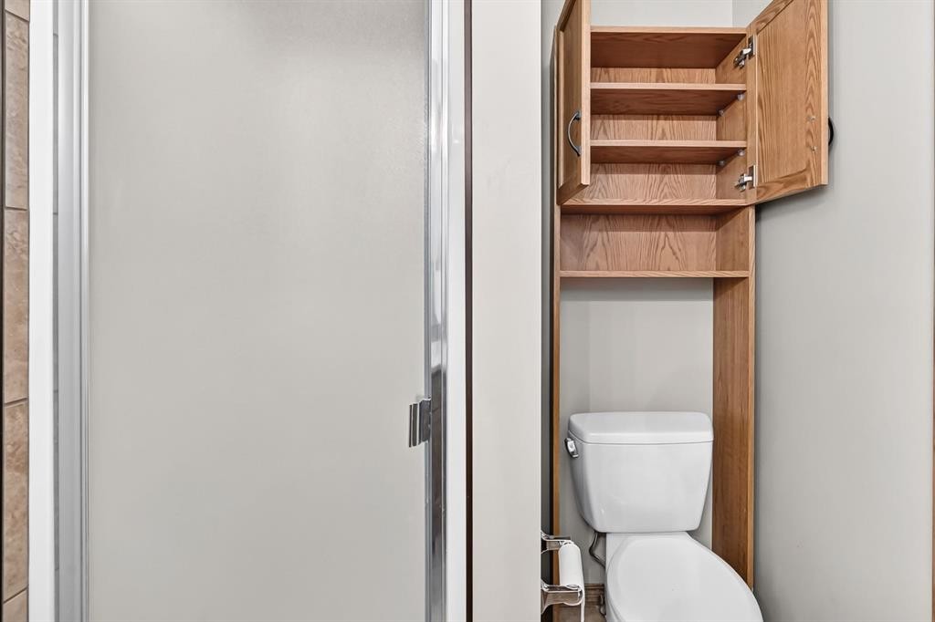 192 Riverbend Drive Se, Calgary, AB - Indoor Photo Showing Bathroom