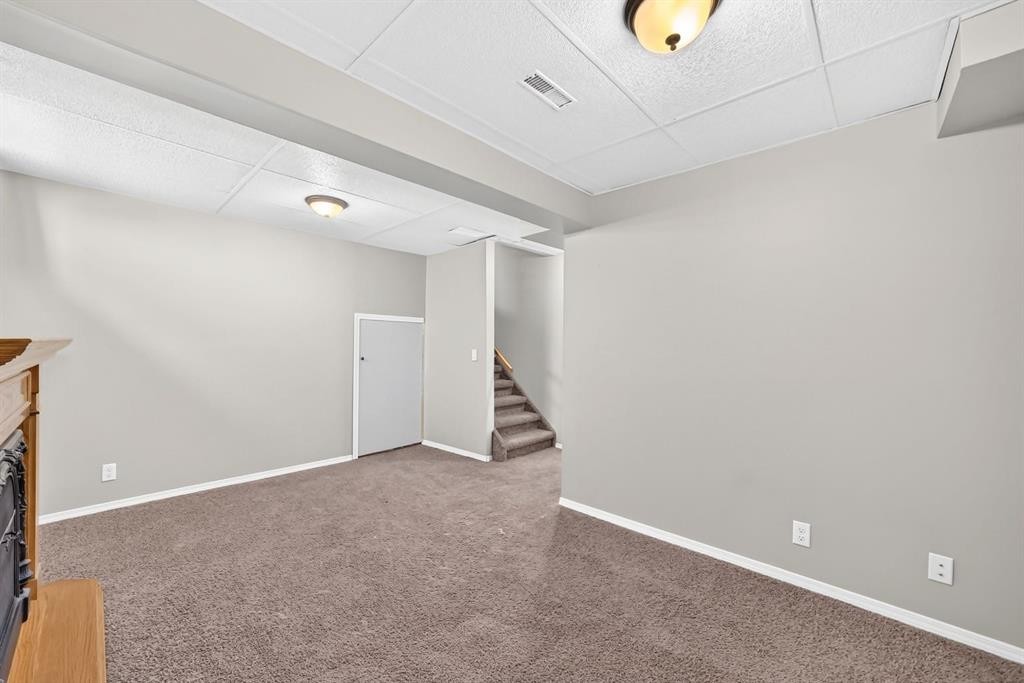 192 Riverbend Drive Se, Calgary, AB - Indoor