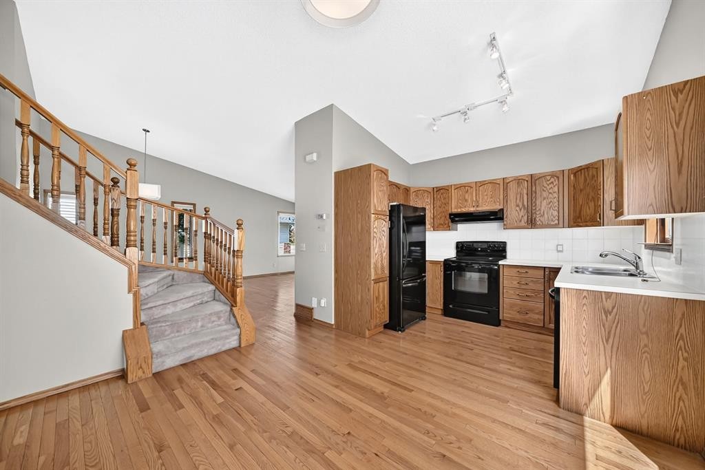 192 Riverbend Drive Se, Calgary, AB - Indoor Photo Showing Kitchen
