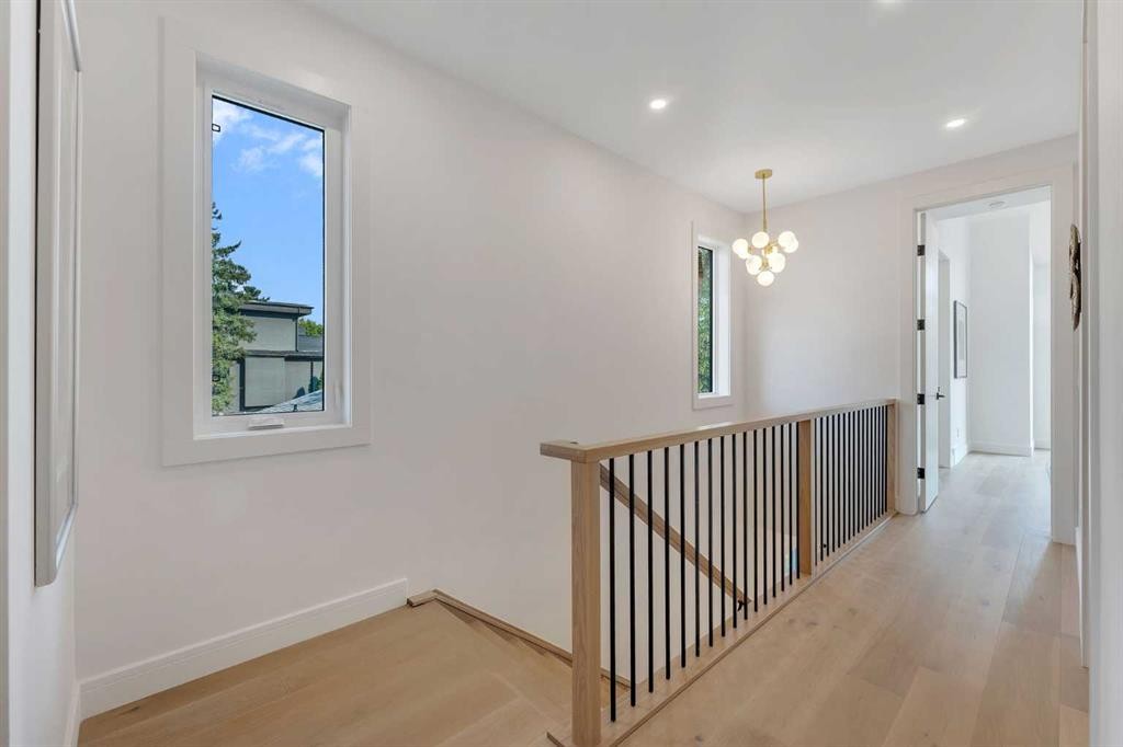 2136 5 Avenue Nw, Calgary, AB - Indoor Photo Showing Other Room