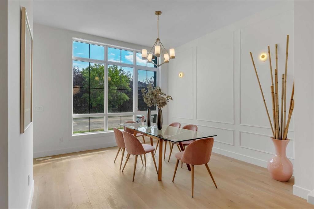 2136 5 Avenue Nw, Calgary, AB - Indoor Photo Showing Dining Room