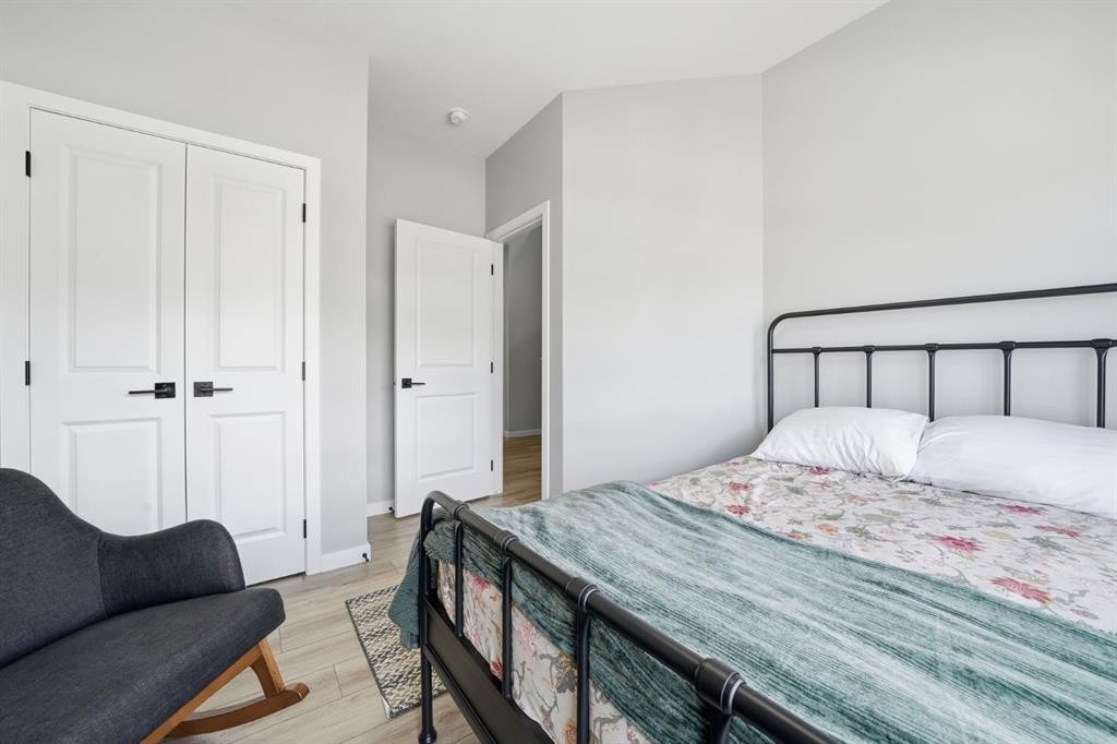 623 Savanna Crescent Ne, Calgary, AB - Indoor Photo Showing Bedroom