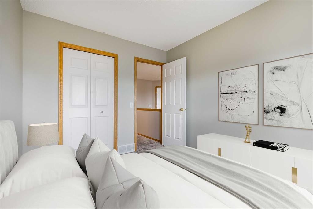249 Scotia Point Nw, Calgary, AB - Indoor Photo Showing Bedroom