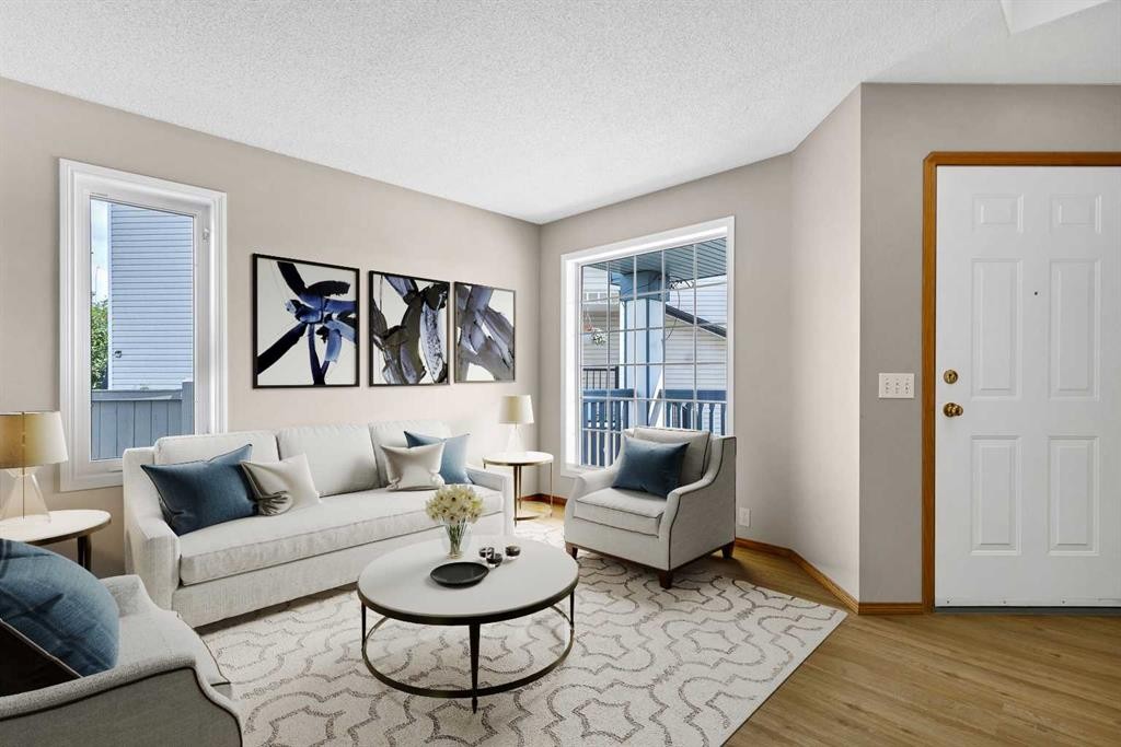 249 Scotia Point Nw, Calgary, AB - Indoor Photo Showing Living Room