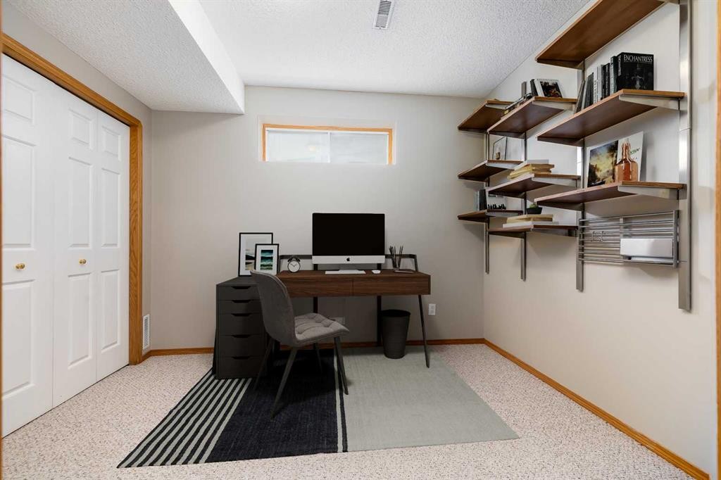 249 Scotia Point Nw, Calgary, AB - Indoor Photo Showing Office