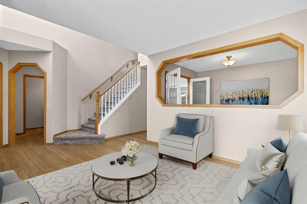249 Scotia Point Nw, Calgary, AB - Indoor Photo Showing Living Room