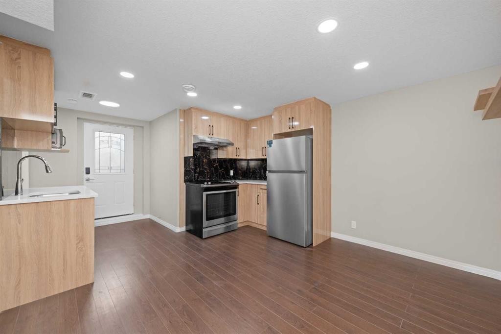 7 Panora Square Nw, Calgary, AB