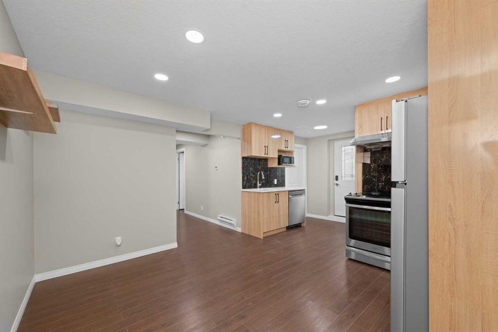 7 Panora Square Nw, Calgary, AB