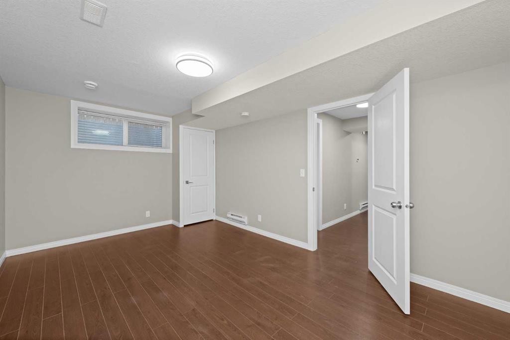 7 Panora Square Nw, Calgary, AB