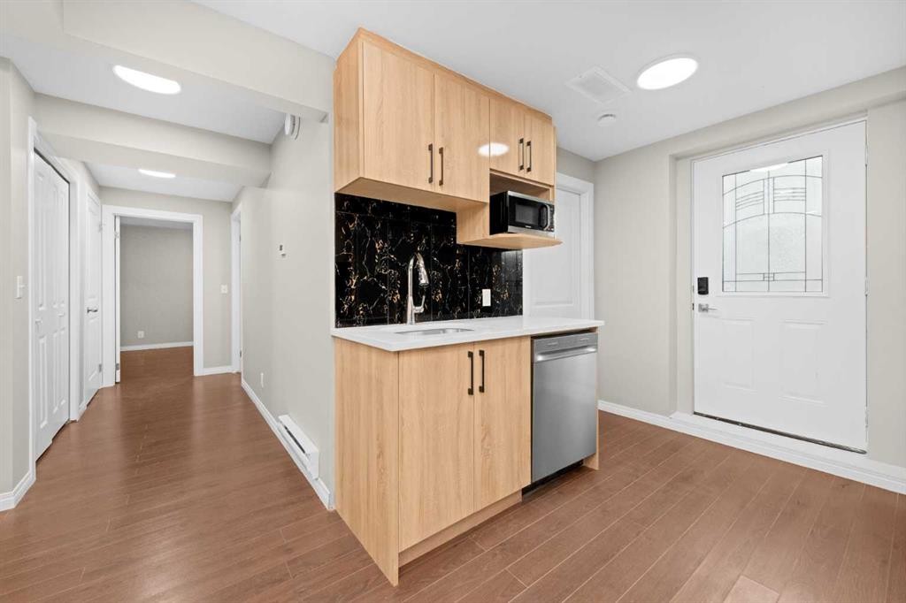 7 Panora Square Nw, Calgary, AB