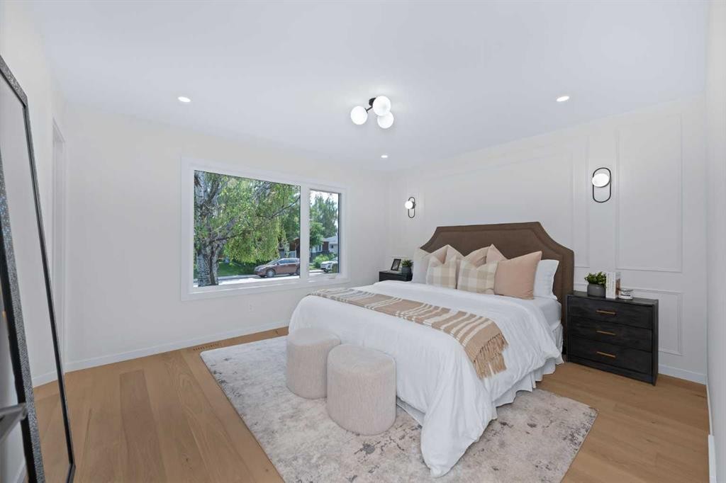 88 Cheyenne Crescent Nw, Calgary, AB - Indoor Photo Showing Bedroom