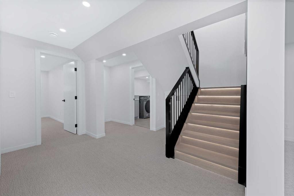 88 Cheyenne Crescent Nw, Calgary, AB - Indoor Photo Showing Other Room