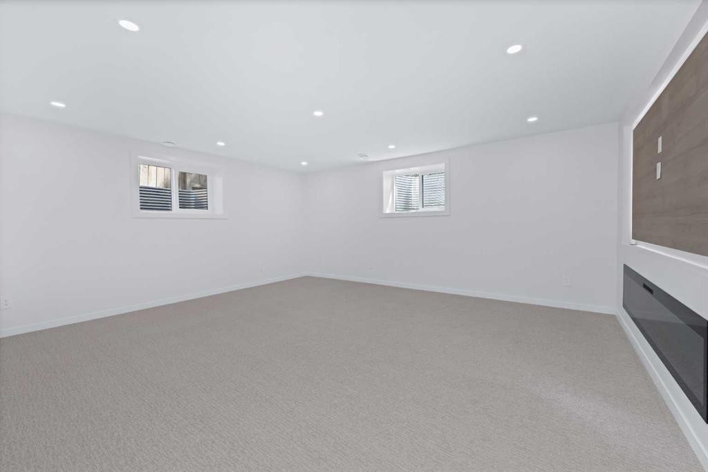 88 Cheyenne Crescent Nw, Calgary, AB - Indoor Photo Showing Other Room