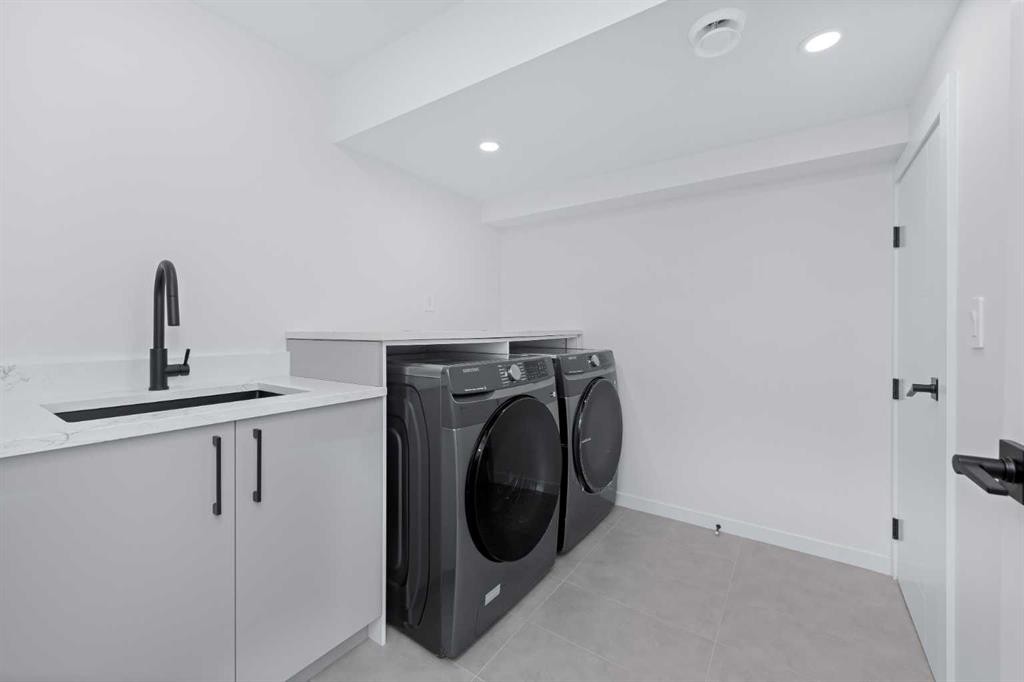88 Cheyenne Crescent Nw, Calgary, AB - Indoor Photo Showing Laundry Room