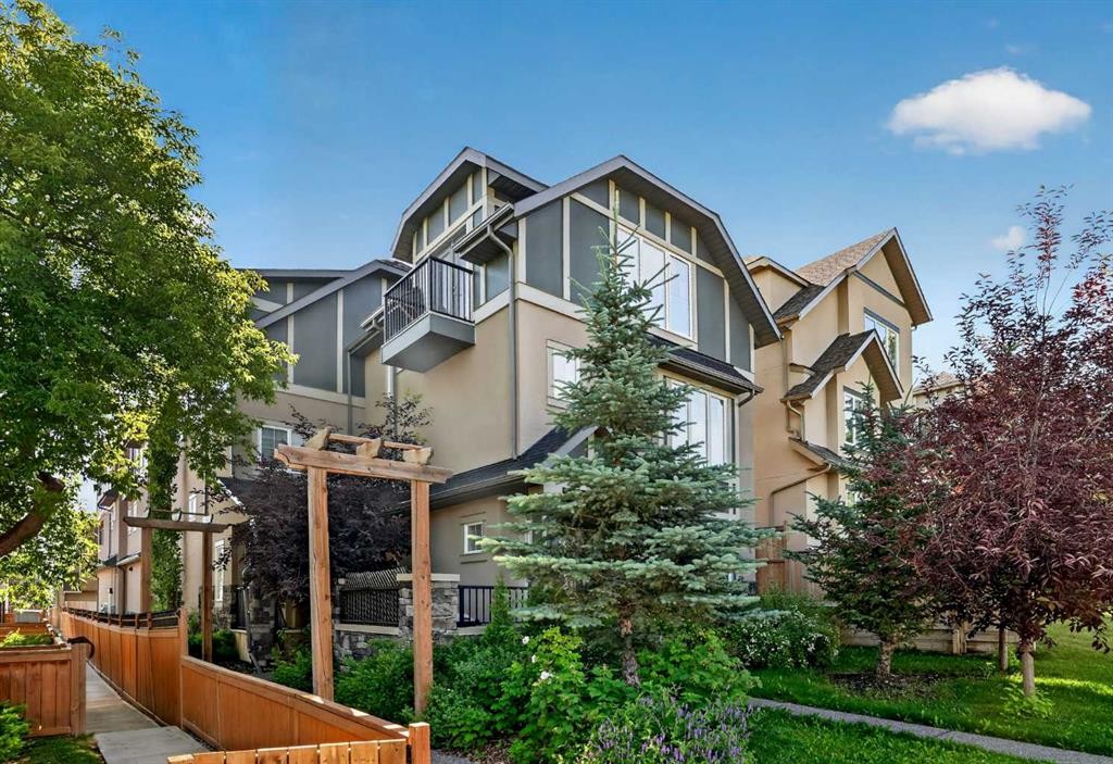 4-2416 30 Street Sw, Calgary, AB - Outdoor