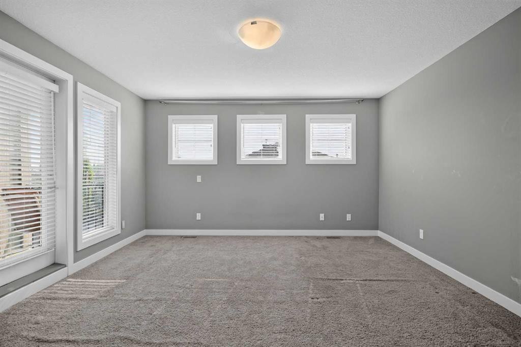 4-2416 30 Street Sw, Calgary, AB - Indoor Photo Showing Other Room