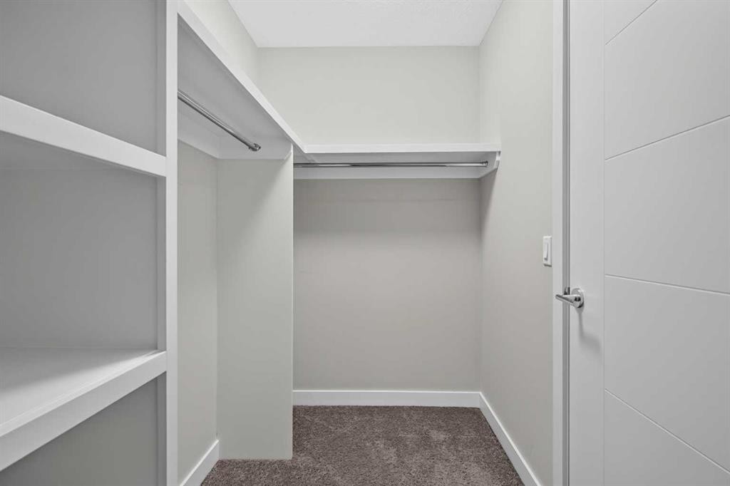4-2416 30 Street Sw, Calgary, AB - Indoor Photo Showing Other Room