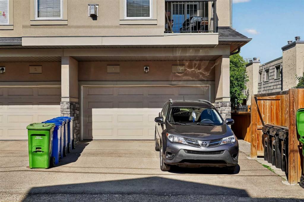 4-2416 30 Street Sw, Calgary, AB - Outdoor With Exterior