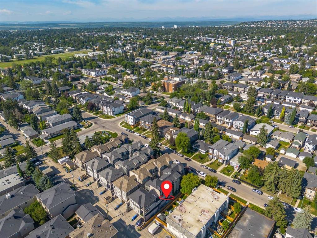 4-2416 30 Street Sw, Calgary, AB - Outdoor With View
