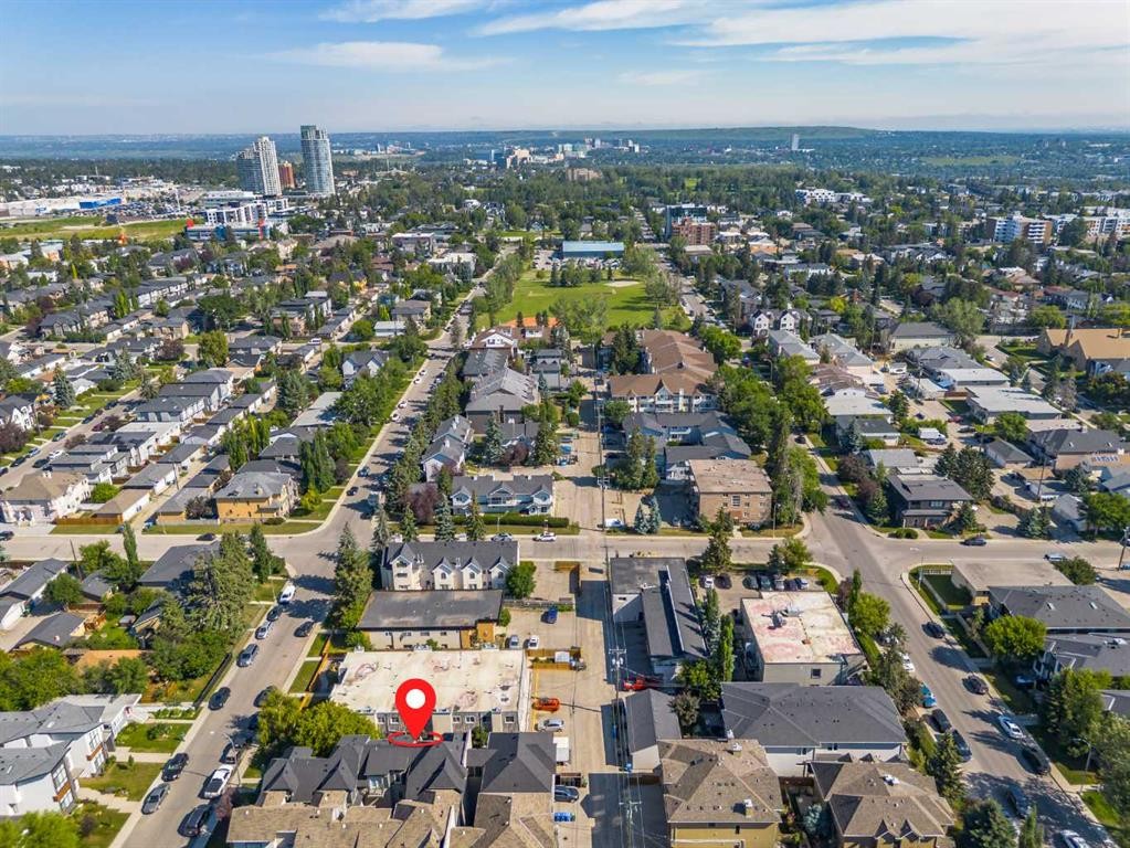 4-2416 30 Street Sw, Calgary, AB - Outdoor With View