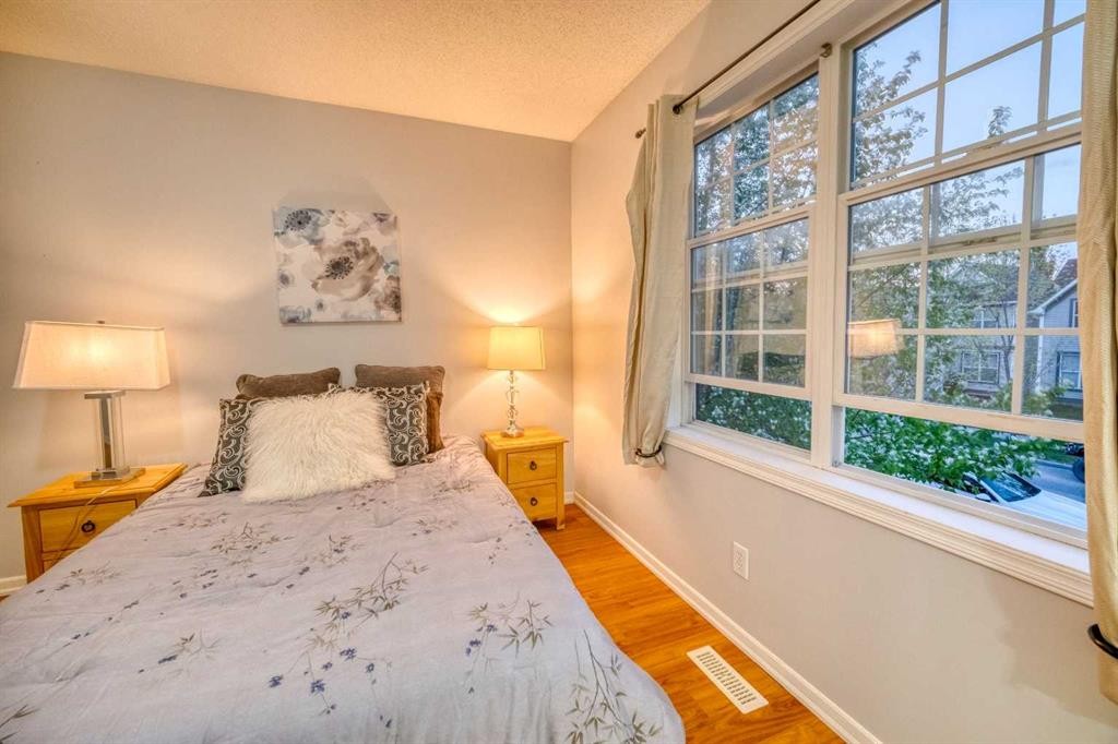 81 Prestwick Avenue Se, Calgary, AB - Indoor Photo Showing Bedroom