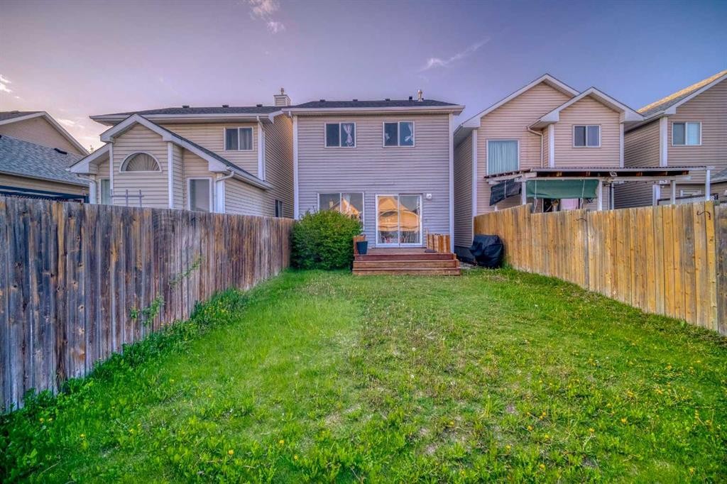 81 Prestwick Avenue Se, Calgary, AB - Outdoor