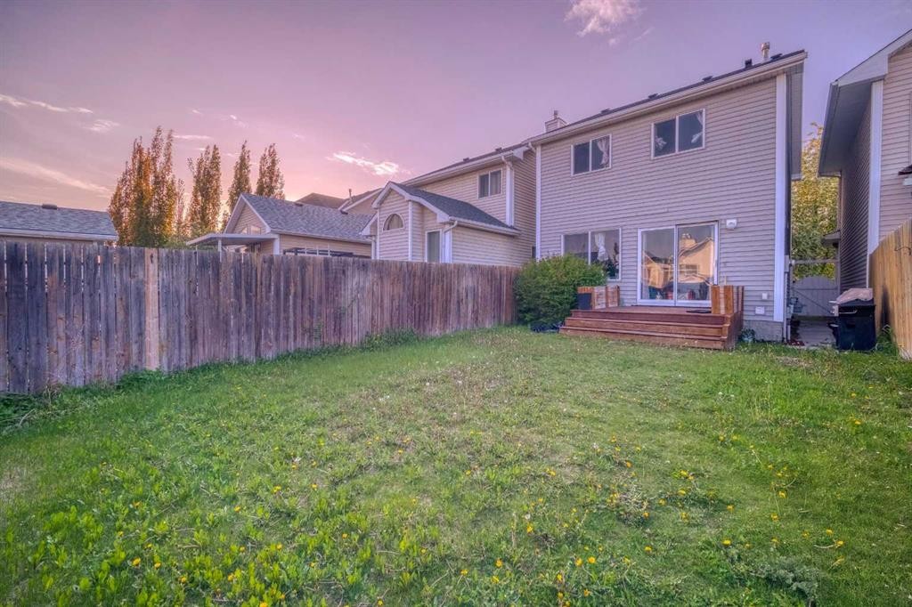 81 Prestwick Avenue Se, Calgary, AB - Outdoor